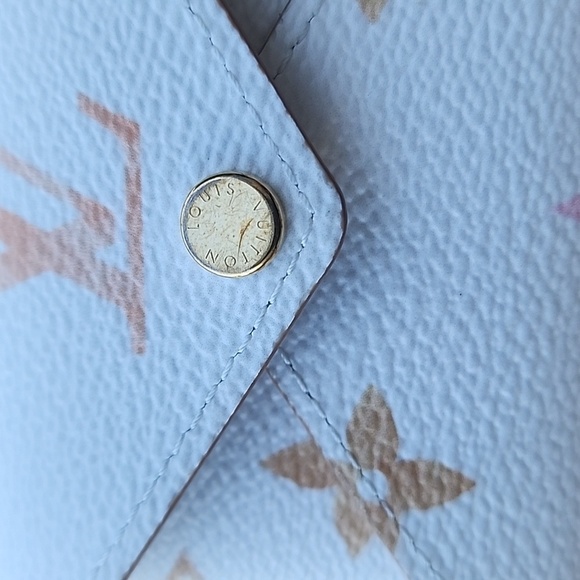 Louis Vuitton Kirigami Pochette in Beige, By the Pool Collection 2023 - Picture 3 of 7